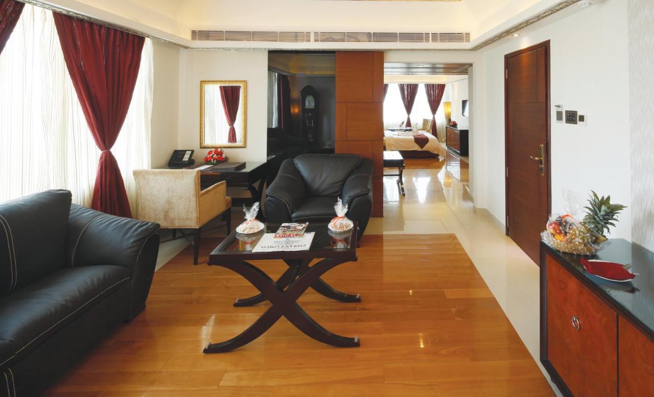 Windsor Rajadhani Hotel Thiruvananthapuram Εξωτερικό φωτογραφία