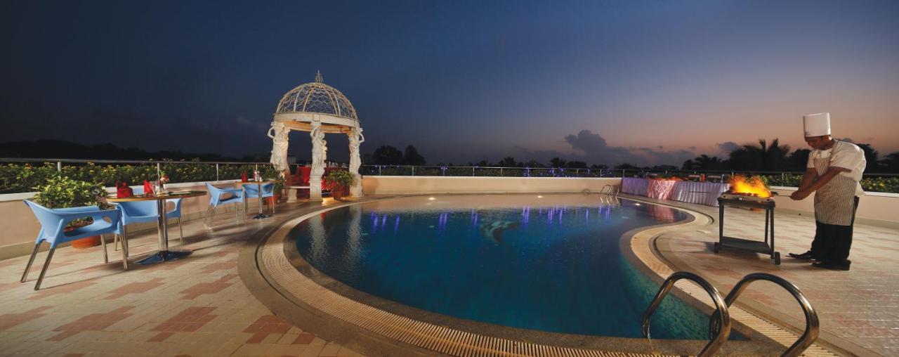 Windsor Rajadhani Hotel Thiruvananthapuram Εξωτερικό φωτογραφία
