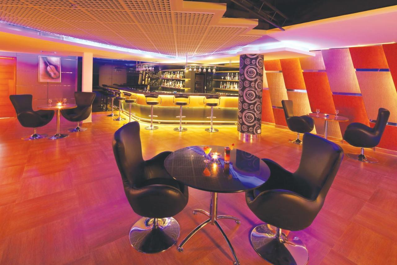 Windsor Rajadhani Hotel Thiruvananthapuram Εξωτερικό φωτογραφία